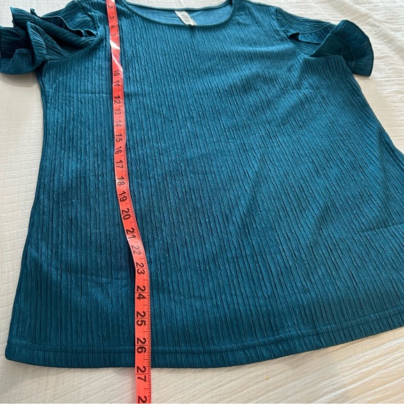 Short sleeve casual dressy top with ruffle sleeve Large - Picture 6 of 7